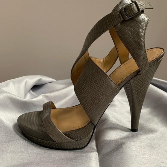 Lizard print sandal - Picture 2 of 2